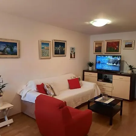 Dade Apartment Split